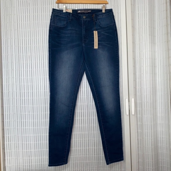 Levi’s High Rise Skinny Stretch Jeans - Picture 2 of 4